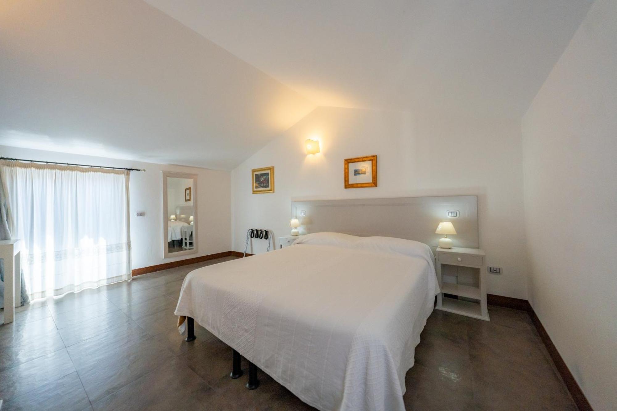 Albergo Residenziale La Corte Tortolì Eksteriør billede