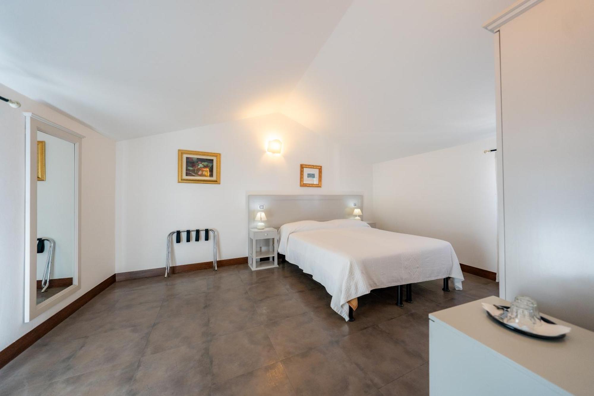 Albergo Residenziale La Corte Tortolì Eksteriør billede
